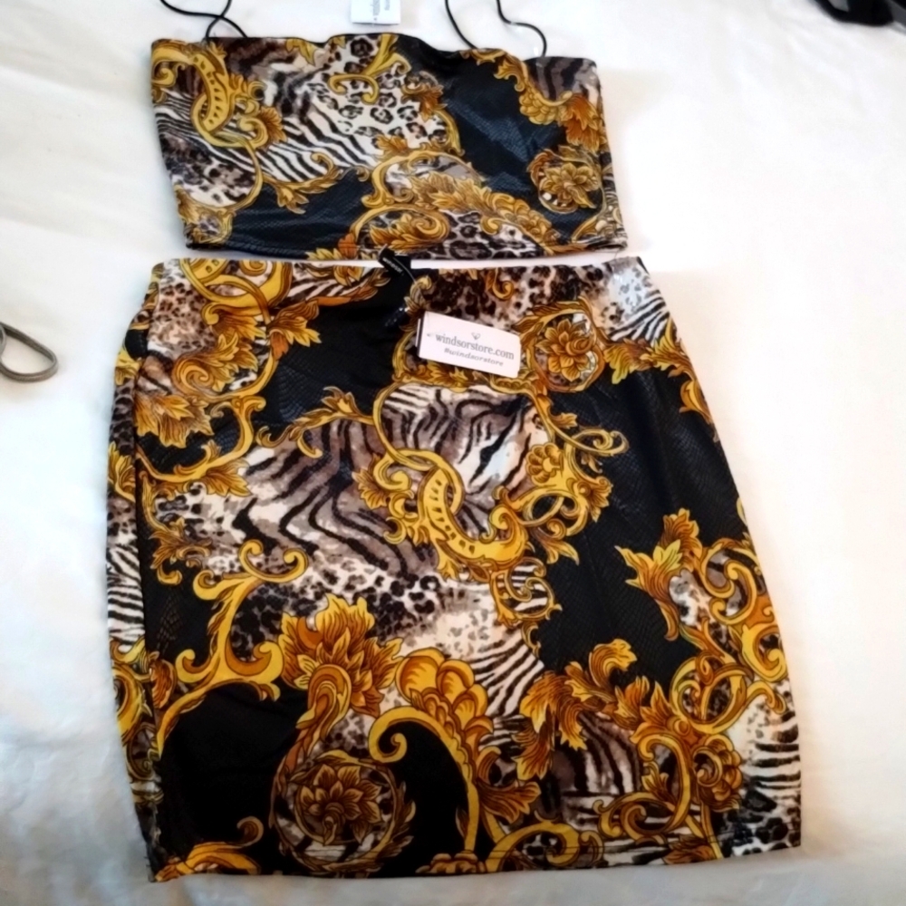 Windsor NWT size medium two-piece mini skirt outfit